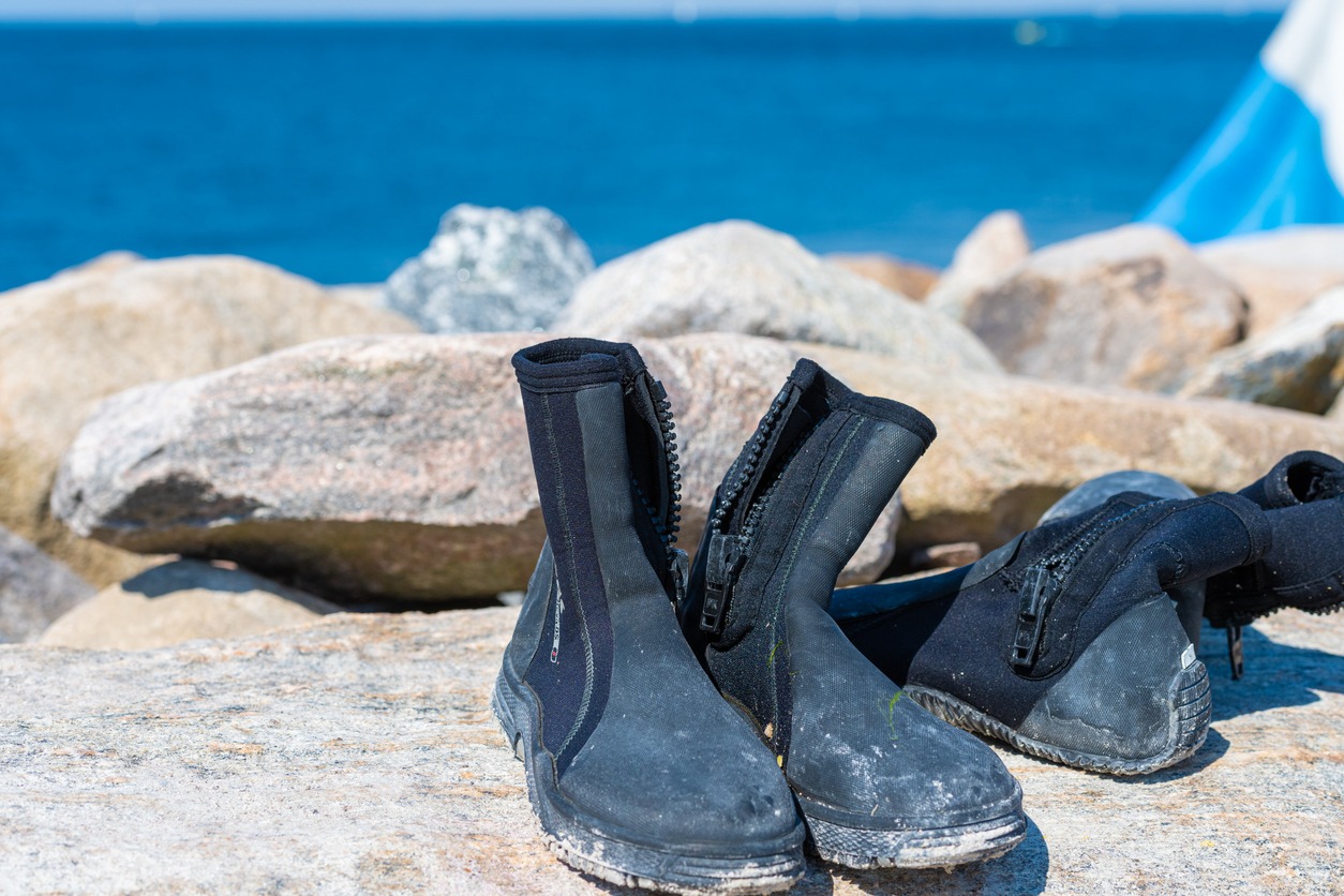 Essential Dive Boot Features