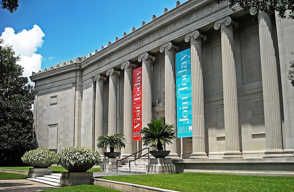 Museum of Fine Arts building in Houston, TX