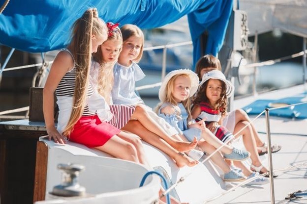 10 Ways to Entertain Kids Onboard