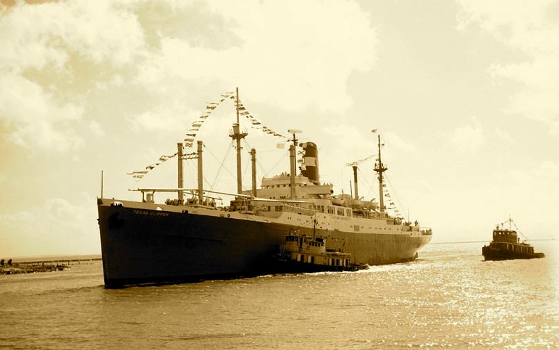the Texas Clipper ship in June 1968 before being turned into an artificial reef